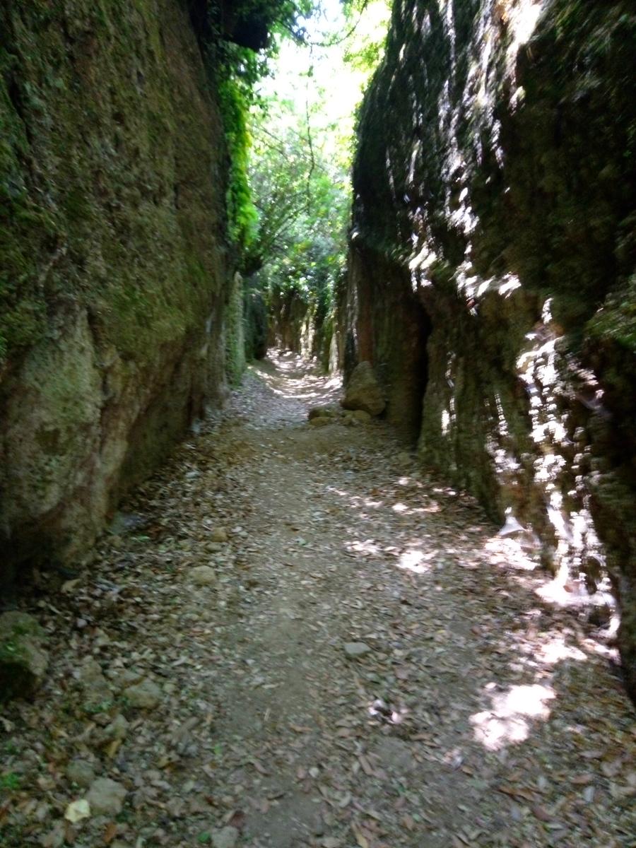 Pitigliano - Vie cave - Cascatella