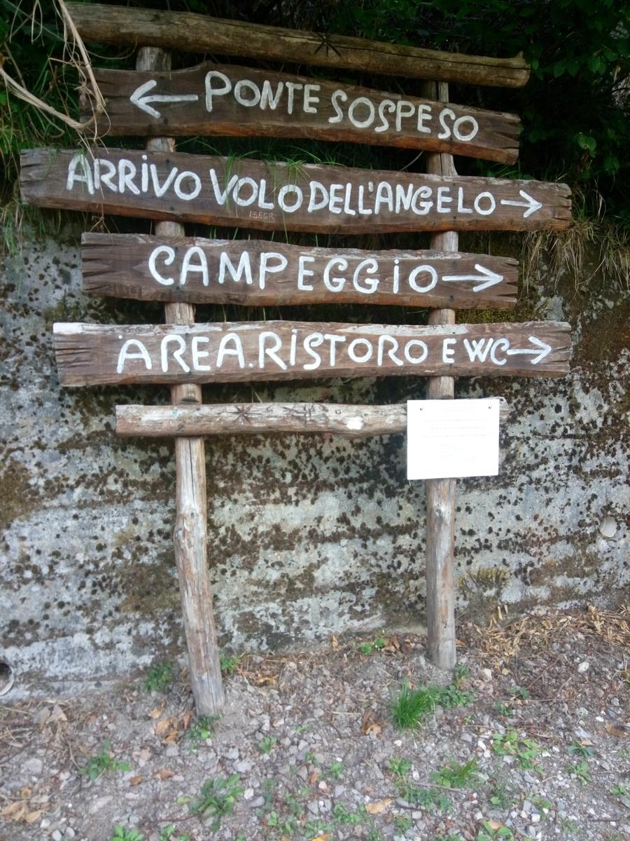 Lago di vagli - Vagli di sotto - Ponte sospeso - foto 2