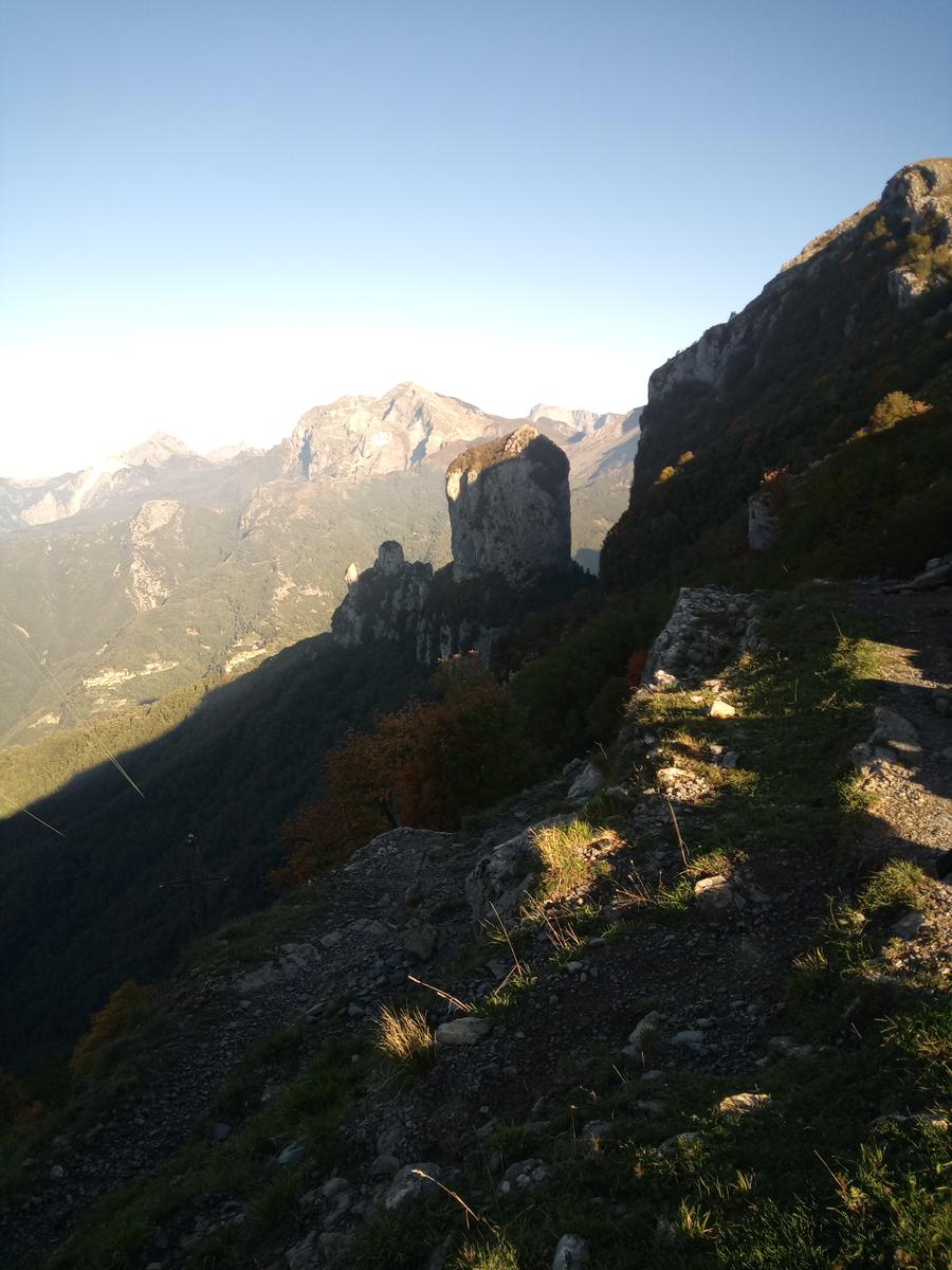 Via Ferrata del Monte Forato e Via Ferrata del Monte Procinto - FriendsInTrekking - foto 12