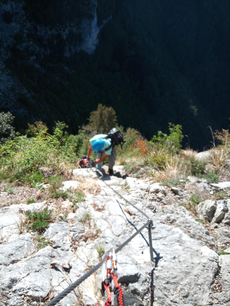 Via Ferrata del Monte Forato e Via Ferrata del Monte Procinto - FriendsInTrekking - foto 16