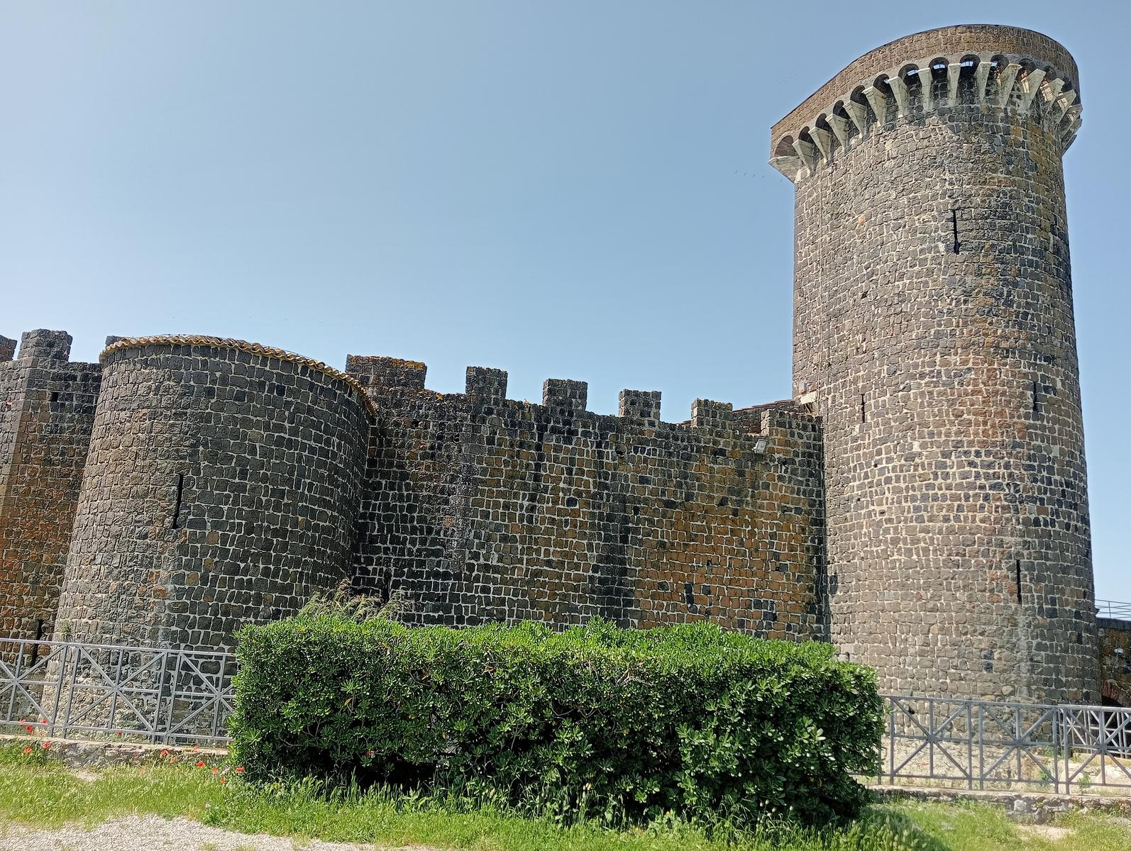 Castello di Vulci e parco archeologico - foto 6