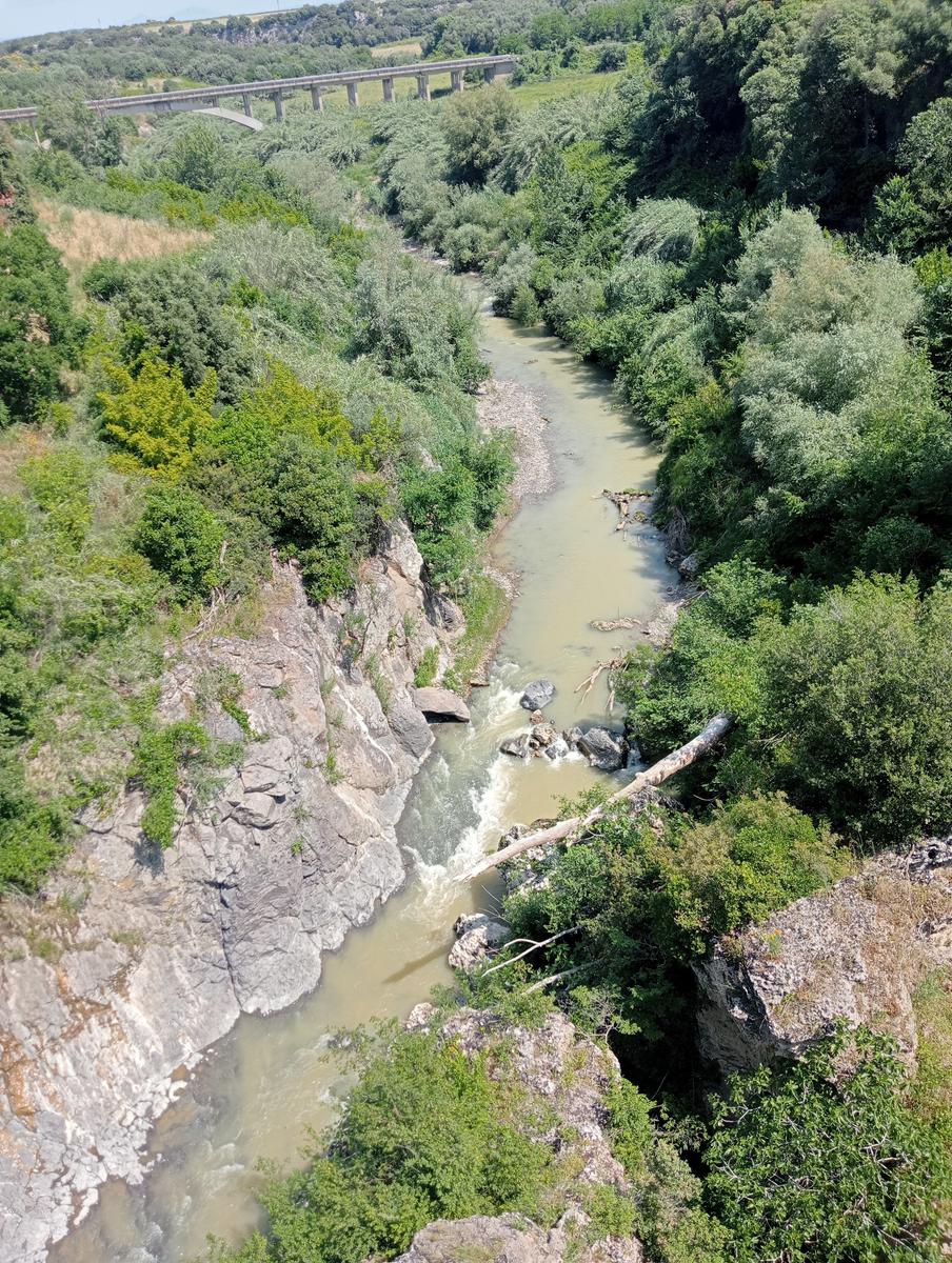 Castello di Vulci e parco archeologico - foto 13