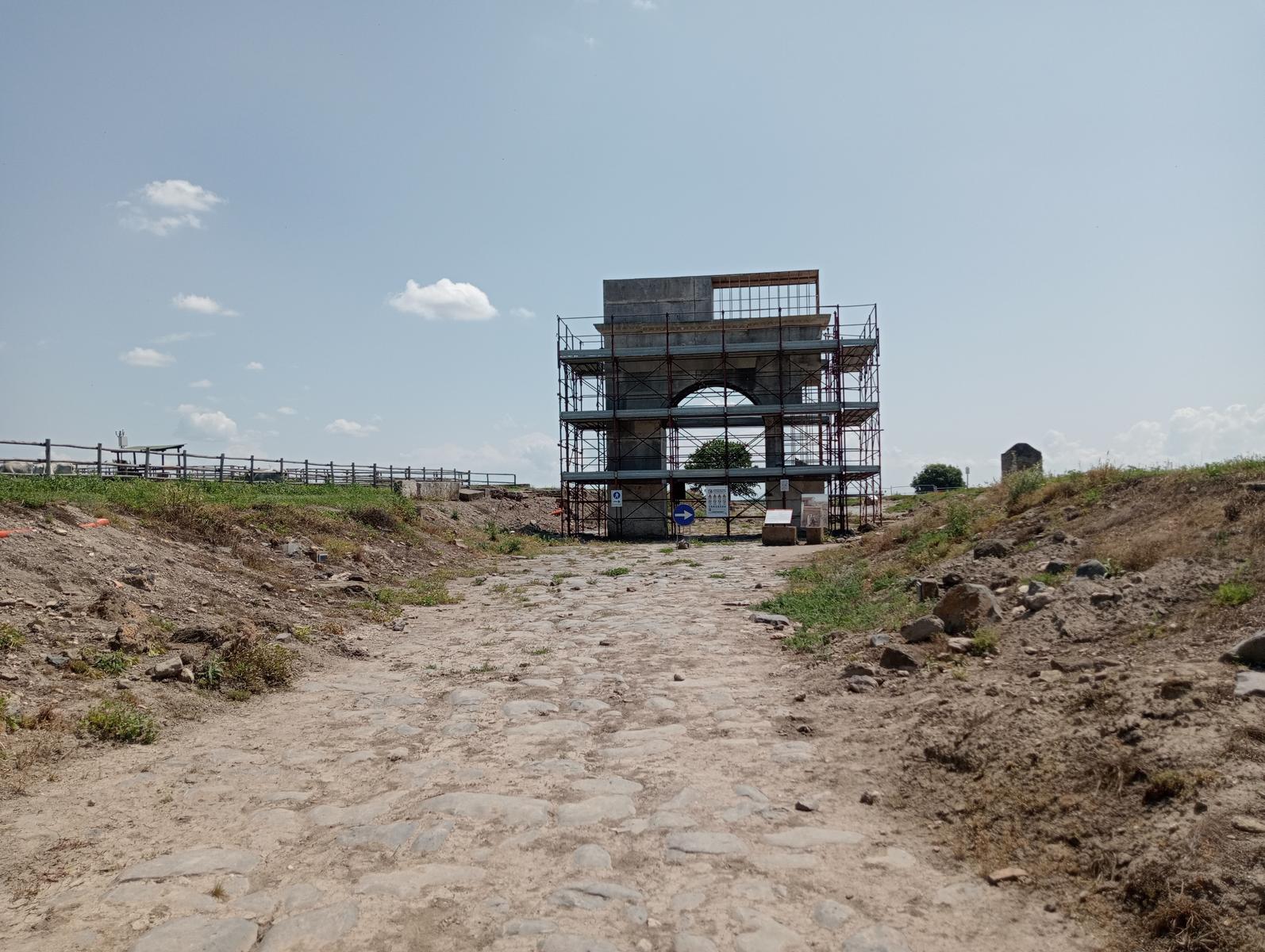 Castello di Vulci e parco archeologico - foto 15