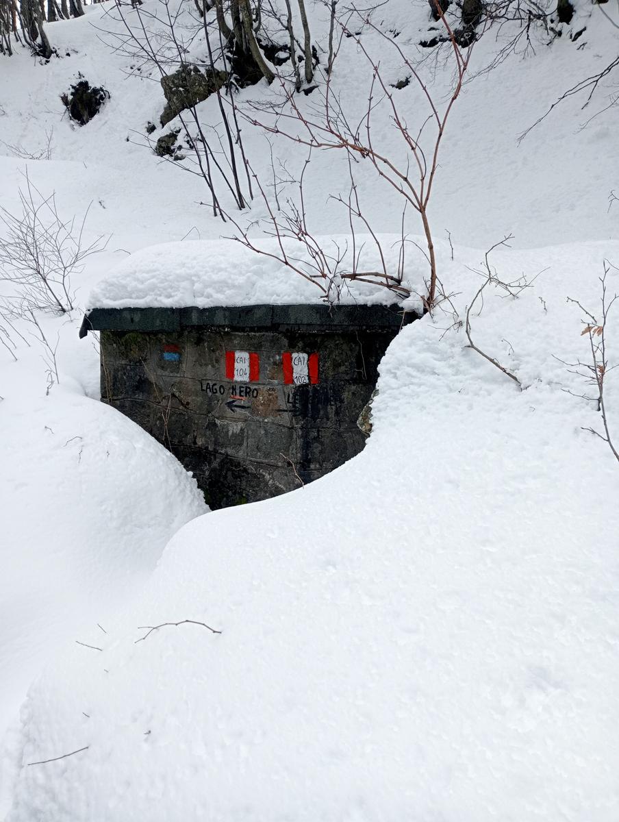 Casetta dei pastori e Lago Nero da Fontana Vaccaia - foto 10