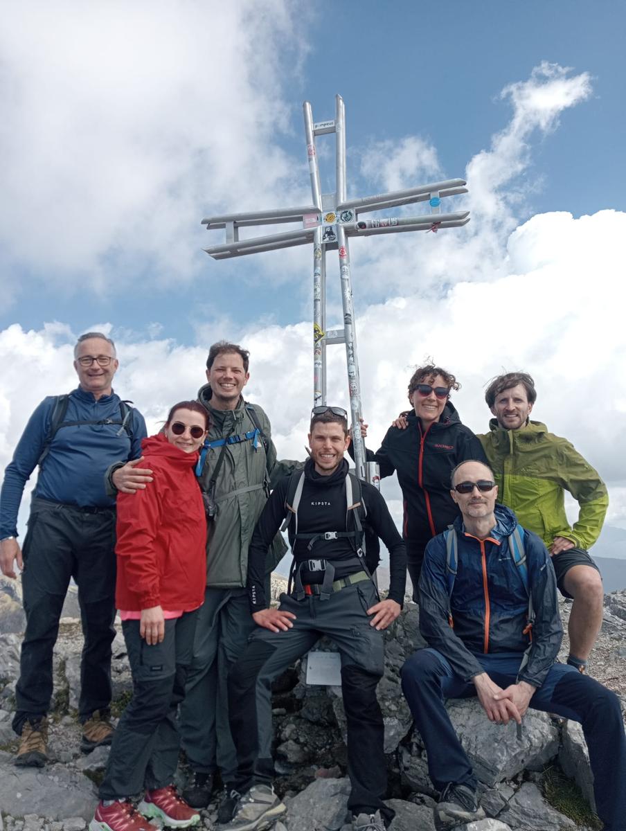 Monte Matanna, Monte Nona e Rifugio Forte dei Marmi da Pomezzana - foto 5