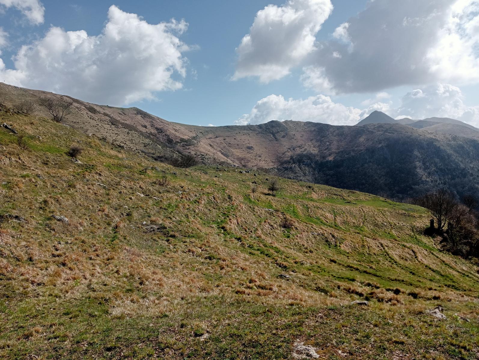 Monte Matanna, Monte Nona e Rifugio Forte dei Marmi da Pomezzana - foto 20