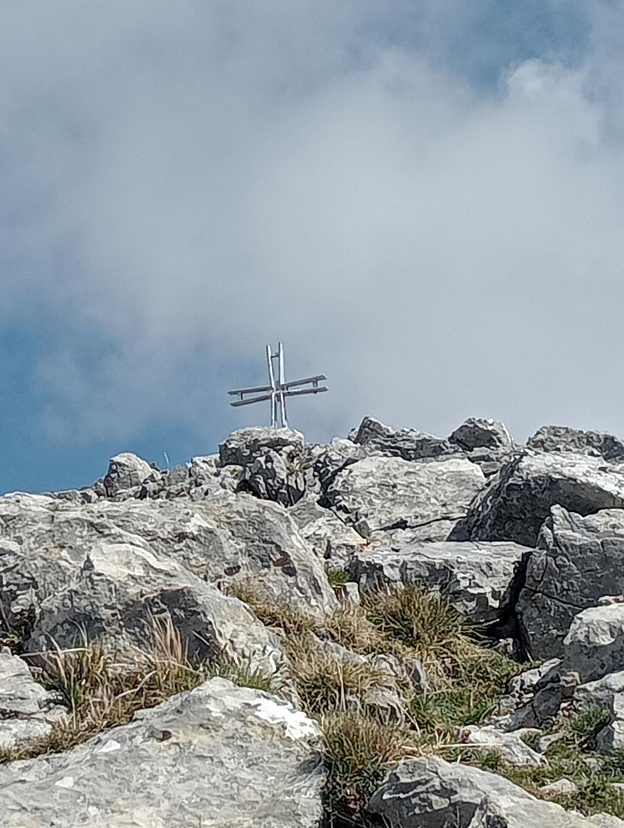 Monte Matanna, Monte Nona e Rifugio Forte dei Marmi da Pomezzana - foto 24
