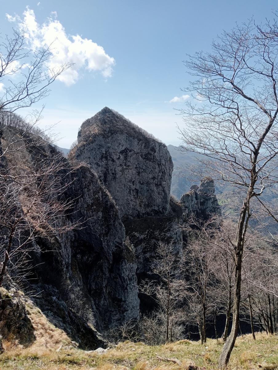 Monte Matanna, Monte Nona e Rifugio Forte dei Marmi da Pomezzana - foto 25