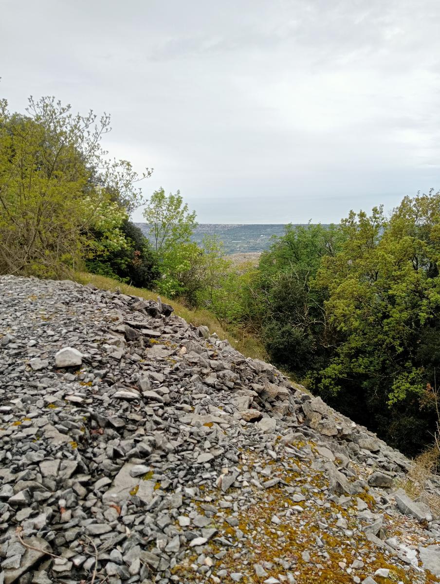 Monte costa, Monte Anchiana e Chiesa di Santa Barbara da Seravezza - foto 4