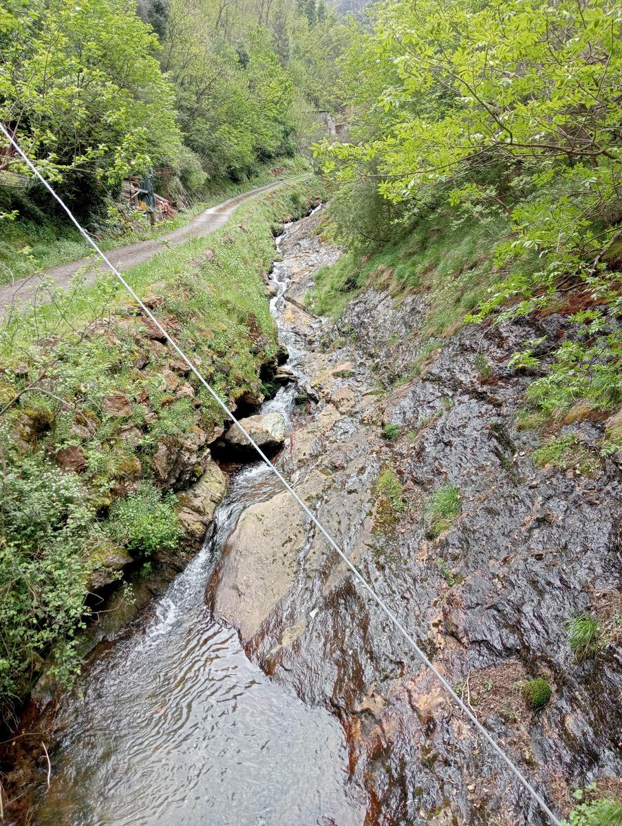 Monte costa, Monte Anchiana e Chiesa di Santa Barbara da Seravezza - foto 25