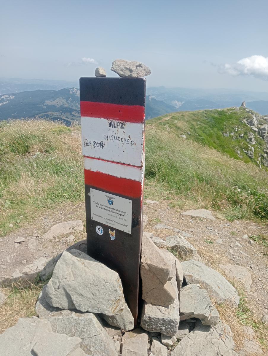 Monte Alto, Passo di Pietra Tagliata e Alpe di Succiso da Passo del Cerreto - foto 6