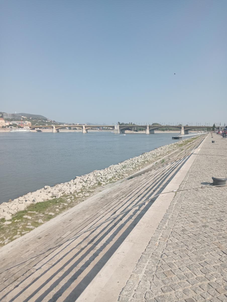 Monumento a los zapatos, Basílica de San Esteban e Gran Sinagoga da Gellérthegy - foto 4