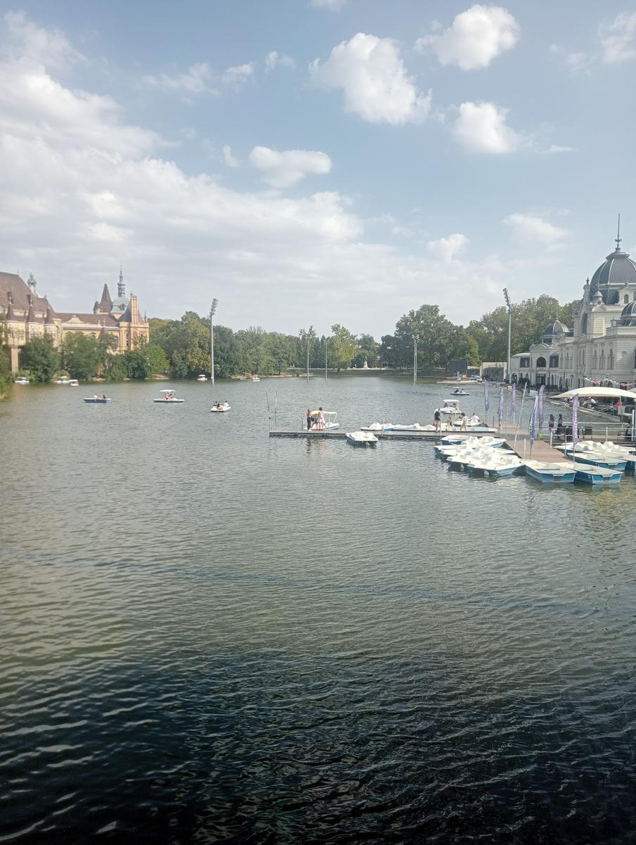 Monumento a los zapatos, Basílica de San Esteban e Gran Sinagoga da Gellérthegy - foto 11