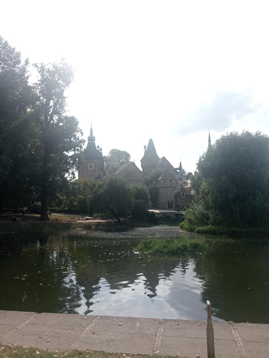 Monumento a los zapatos, Basílica de San Esteban e Gran Sinagoga da Gellérthegy - foto 13