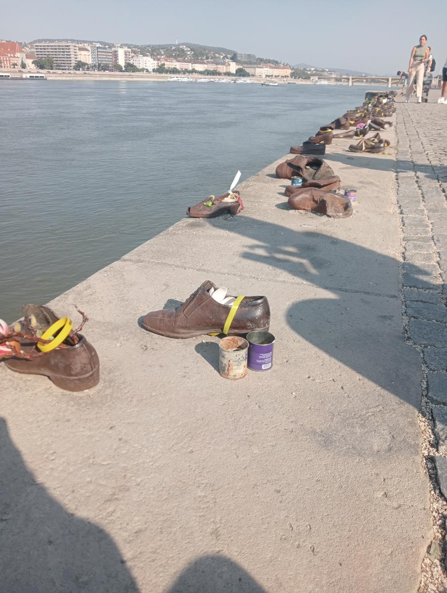 Monumento a los zapatos, Basílica de San Esteban e Gran Sinagoga da Gellérthegy - foto 29