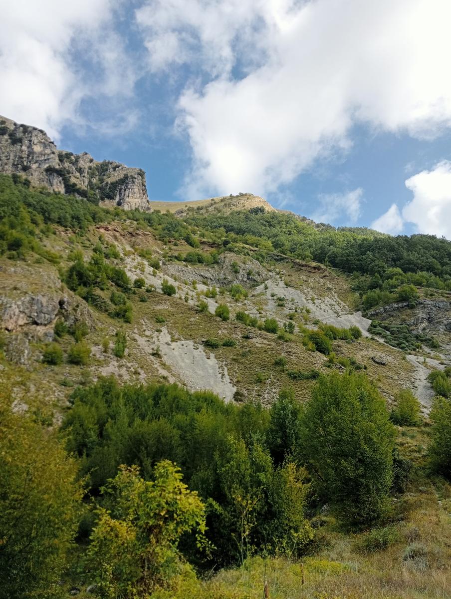 Monte Prato fiorito ~ Monte coronato ~ Alta Via dei Pastori - foto 6