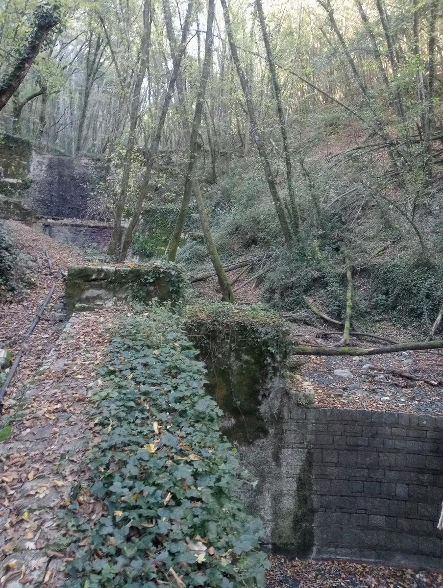 Valle Benedetta - Colognole - Acquedotto Leopoldino (Acquedotto di Colognole) ~ Grotte - foto 9