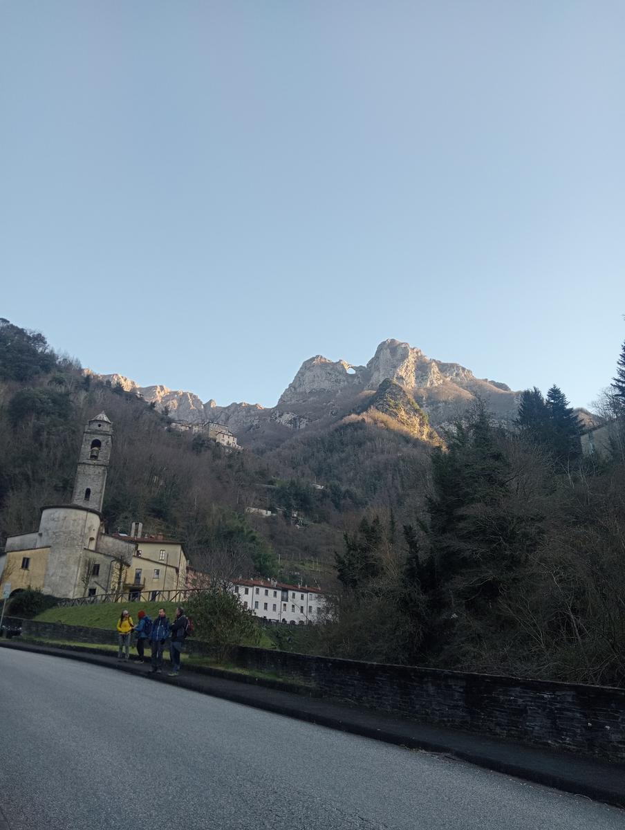 Cascata dell'Acquapendente, Ponte Mediceo e Santuario di San Leonardo da Cardoso