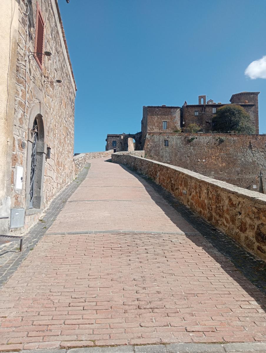 Castello Orsini da Borgo di celleno - foto 2