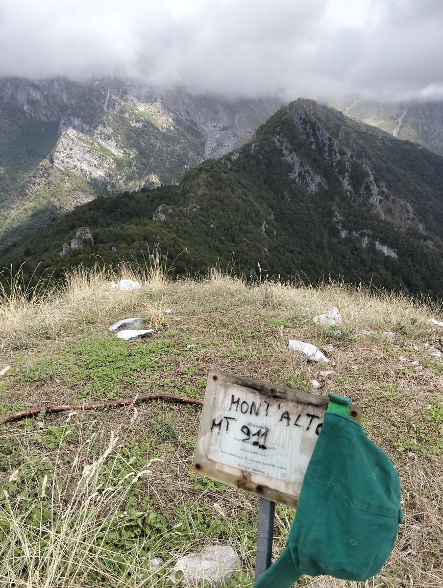 Vetta Monte Alto dalla cresta sud e Grotte bianche da Volegno - foto 14