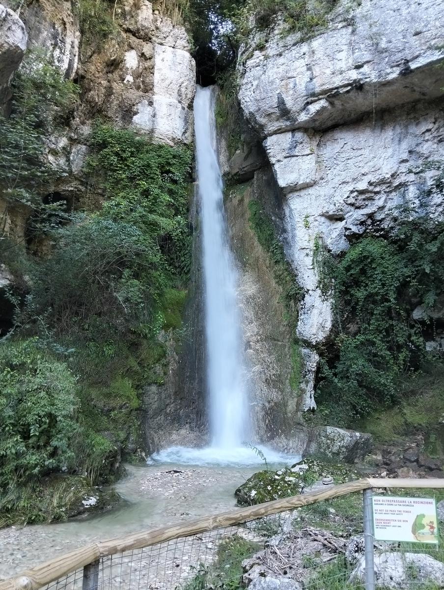 Anello di Molina: Cascata dell’Orso, Doppio Covolo e Cascata Nera - foto 9