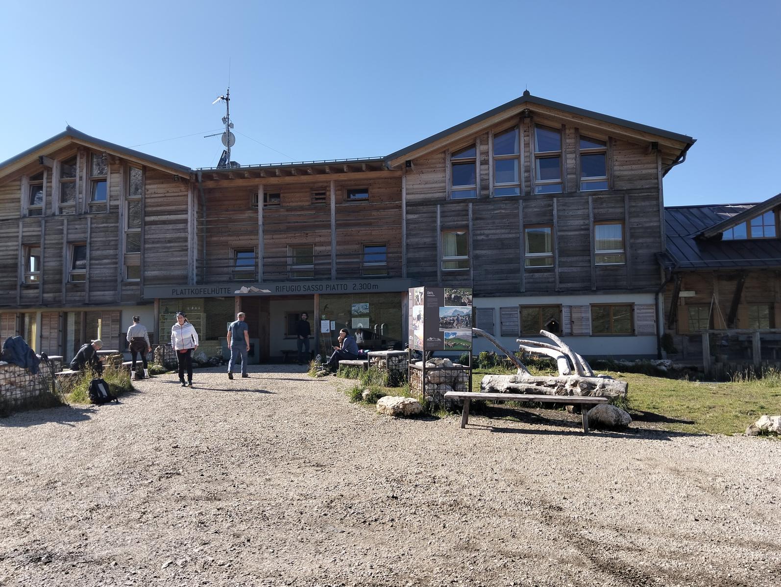 Anello di Passo Sella: Friedrich August (rifugio dei krapfen), Sandro Pertini, Sasso Piatto, Vicenza e Comici - foto 14