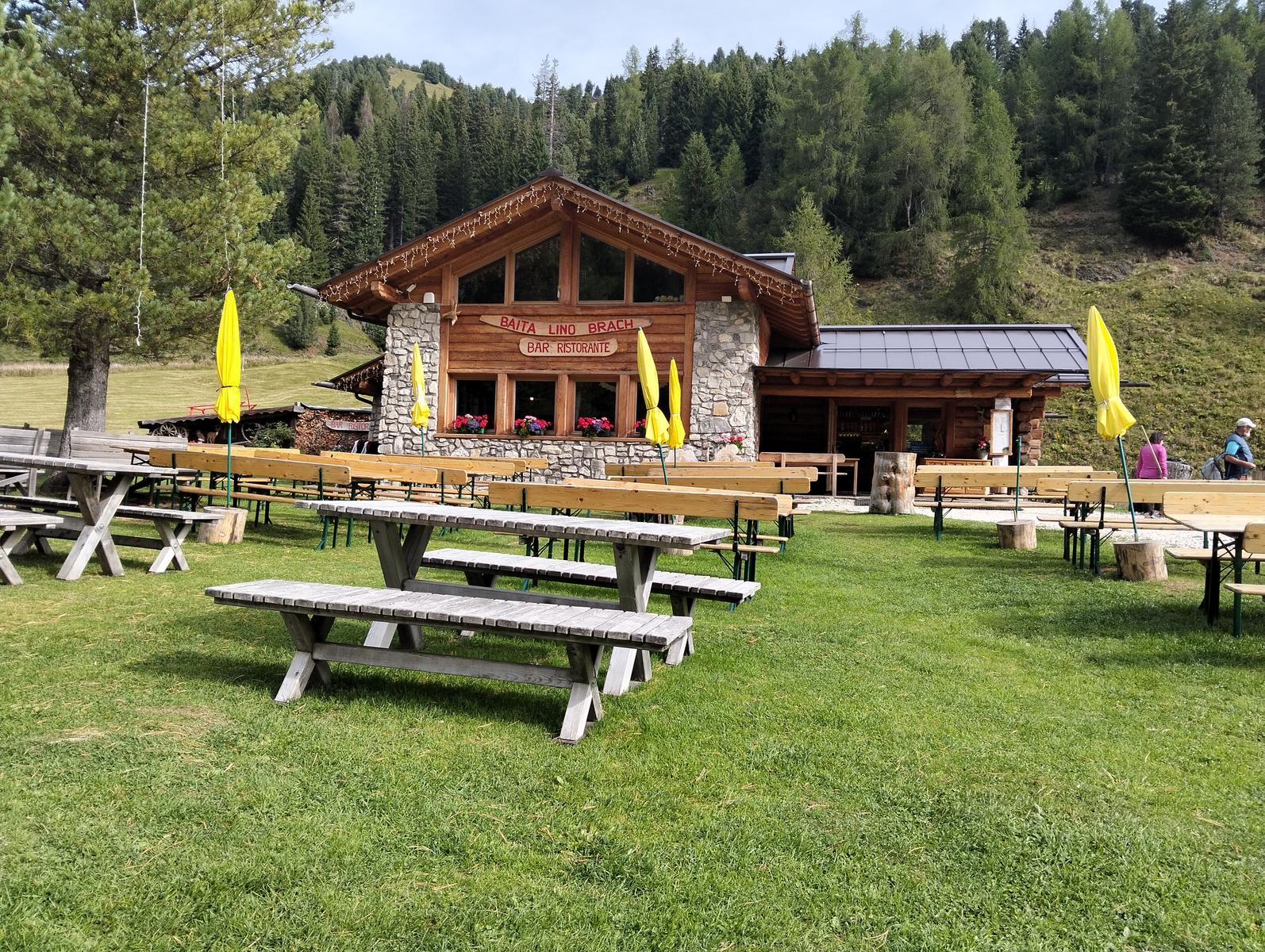 Rifugio Micheluzzi, Passo Dona e Lago Antermoia da Campitello di Fassa - foto 3