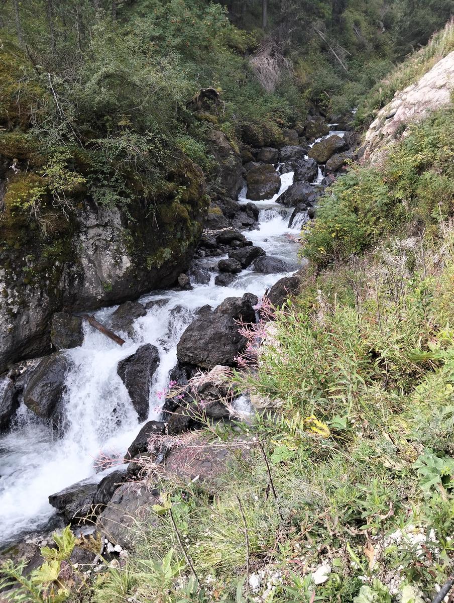 Rifugio Micheluzzi, Passo Dona e Lago Antermoia da Campitello di Fassa - foto 9