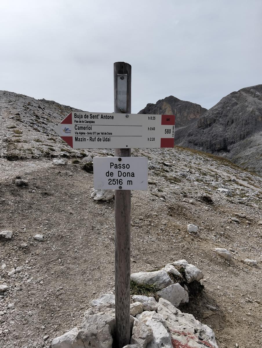 Rifugio Micheluzzi, Passo Dona e Lago Antermoia da Campitello di Fassa - foto 13