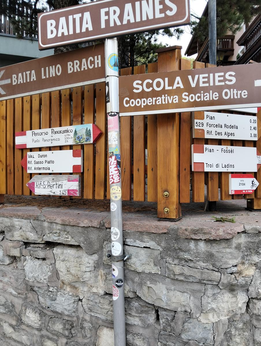 Rifugio Micheluzzi, Passo Dona e Lago Antermoia da Campitello di Fassa - foto 17