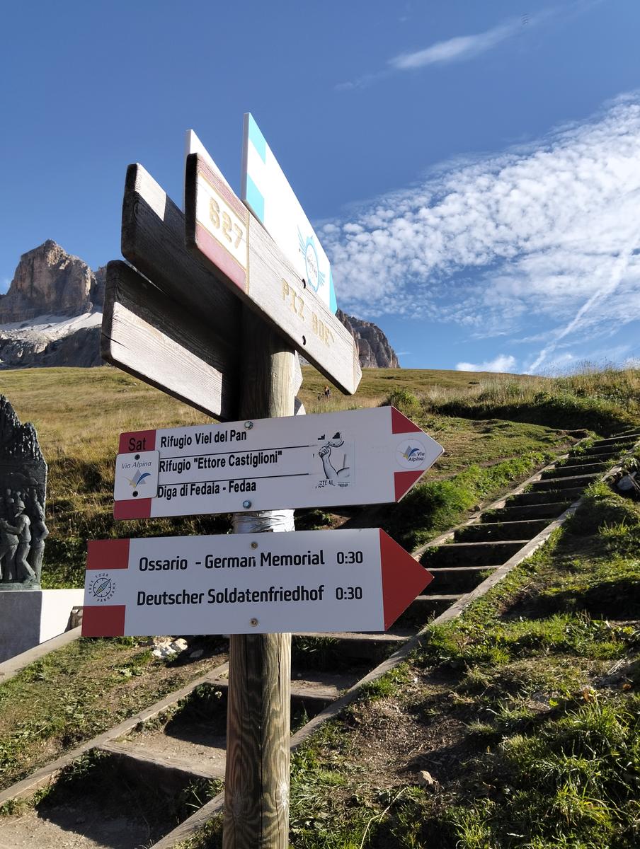 Passo Pordoi, Rifugio Forcella Pordoi e Piz Boe da Passo Pordoi (via normale) - foto 2
