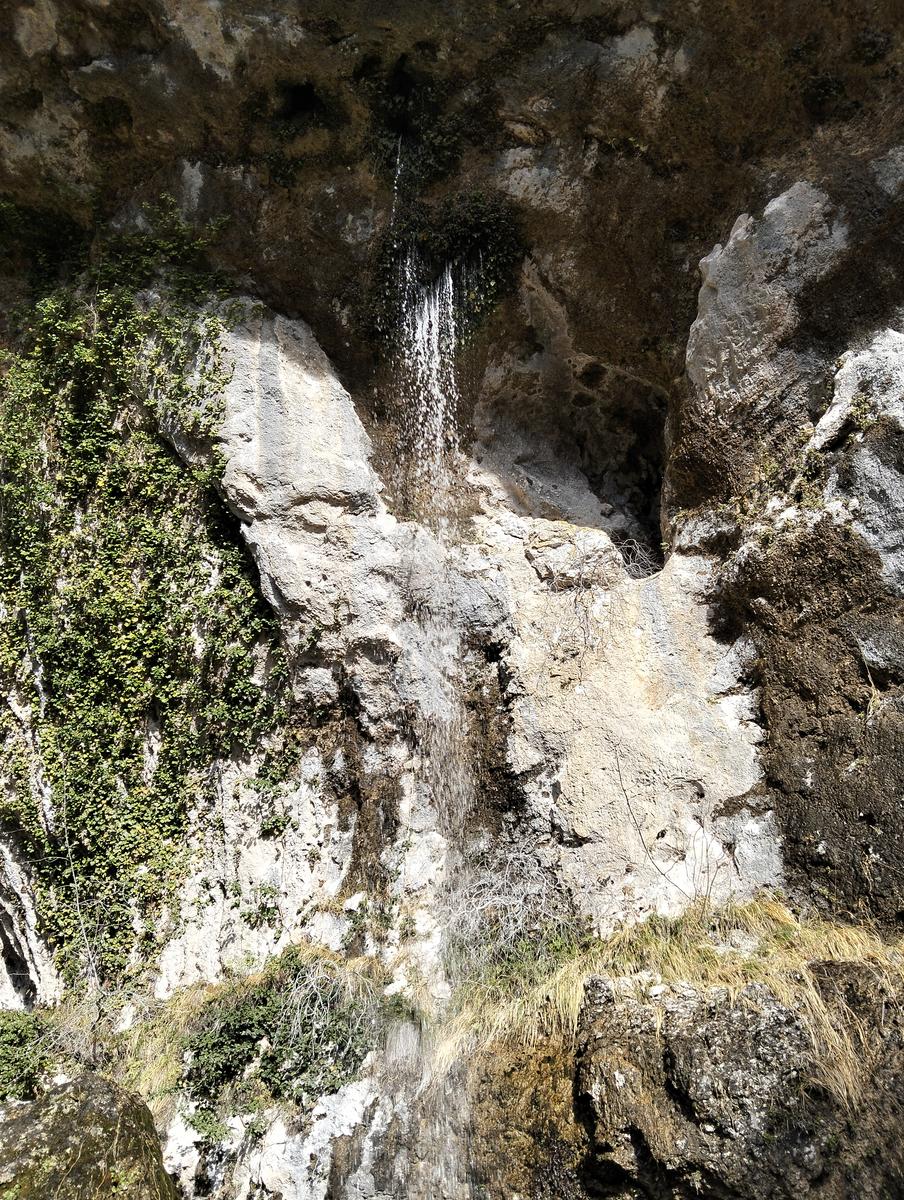 Chiesa Di San Rocco, Grotta all'onda e Grotta di penna buia da Casoli - foto 2