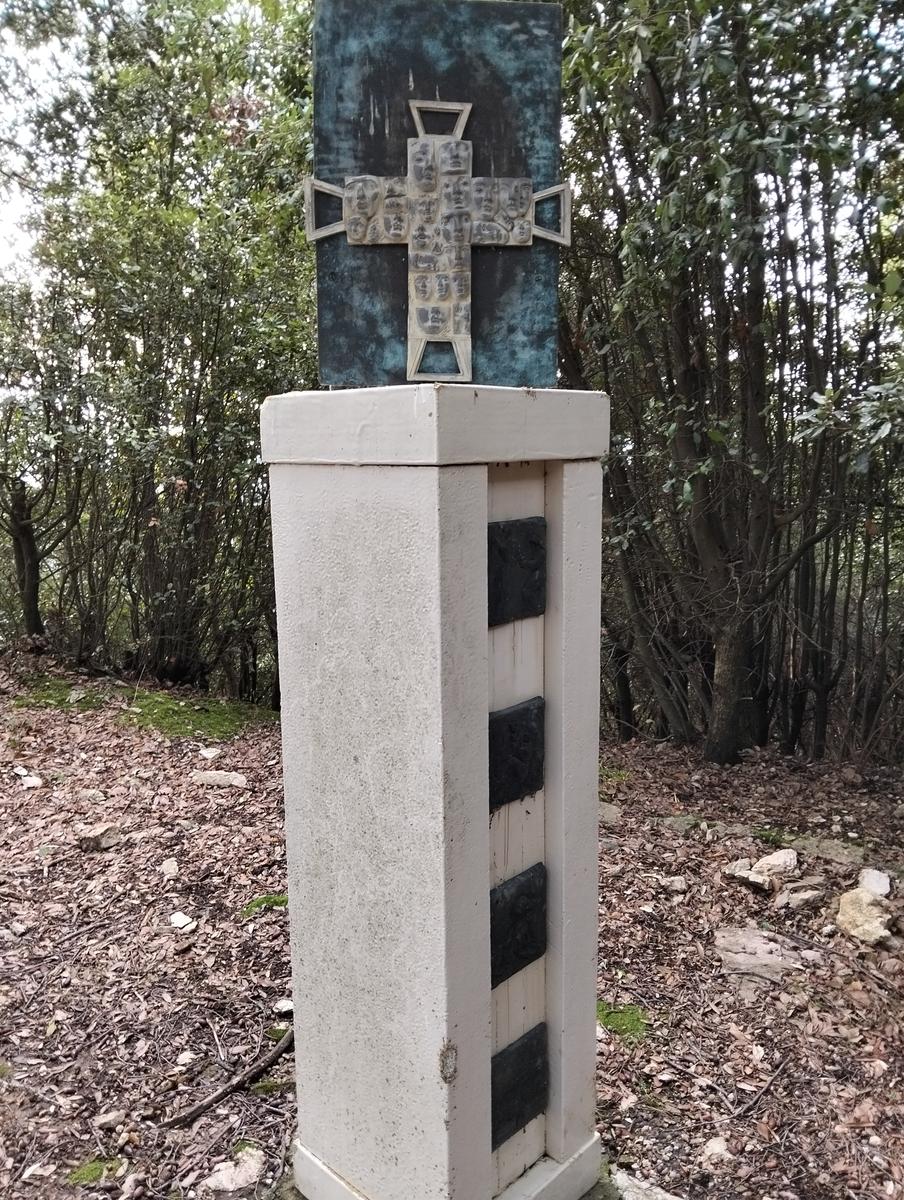 Roccia dei Pennati, Monte Gabberi e Monte Gevoli da Greppolungo - foto 3