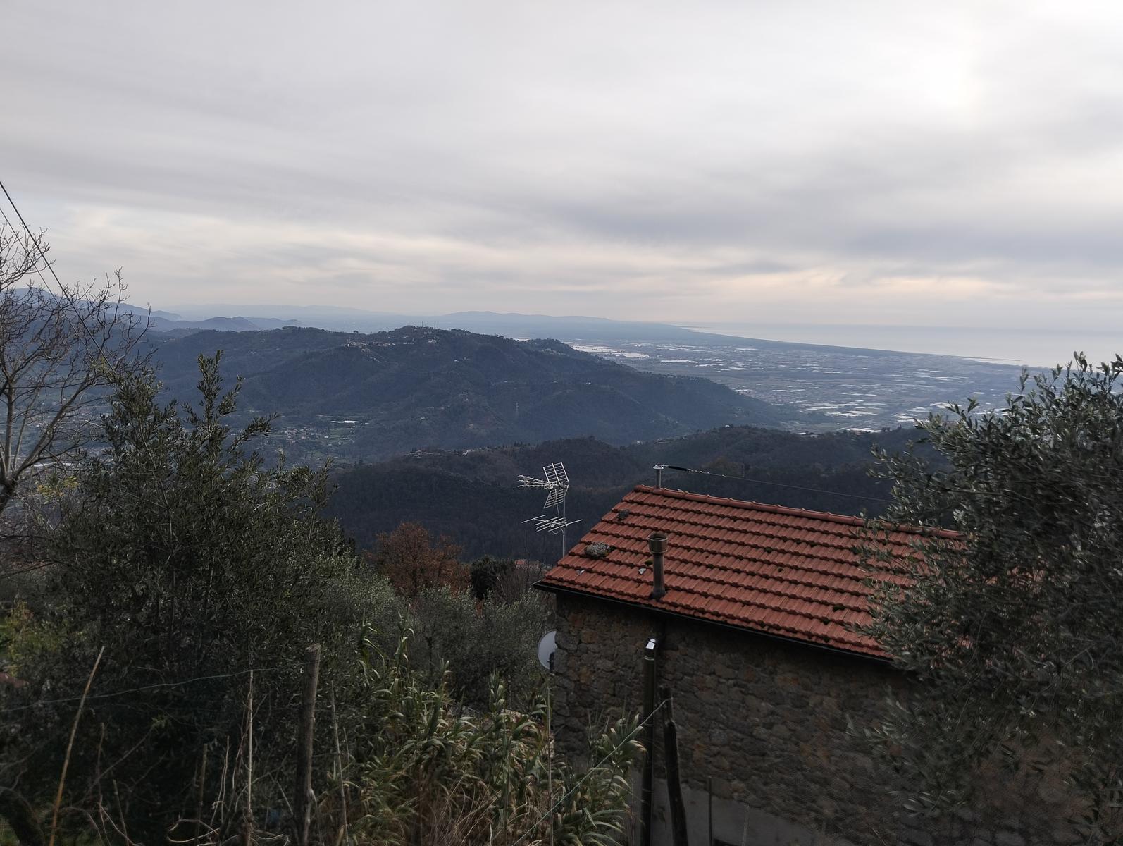 Roccia dei Pennati, Monte Gabberi e Monte Gevoli da Greppolungo - foto 6