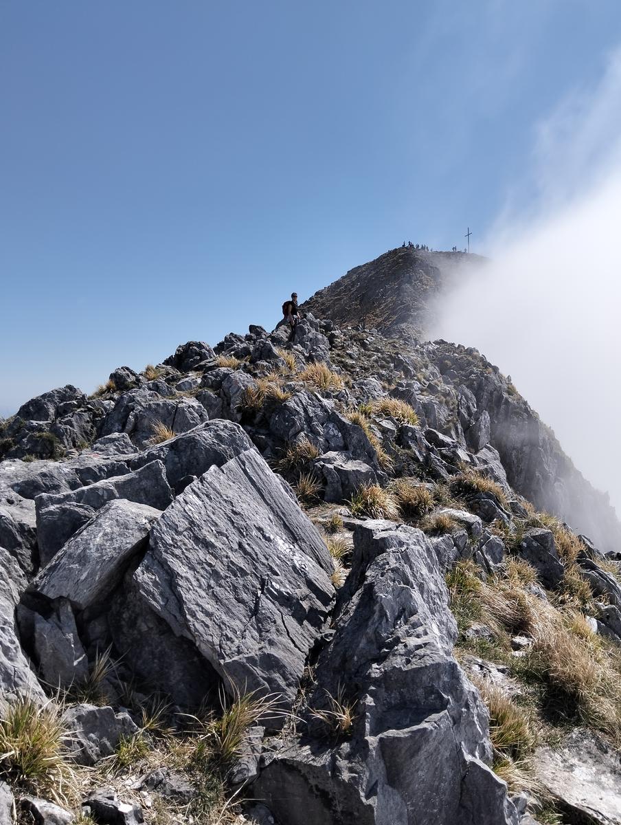 Cresta Valsora, Mote pelato, Foce del Frate, Passo degli Uncini e Monte Altissimo da Gronda - foto 7
