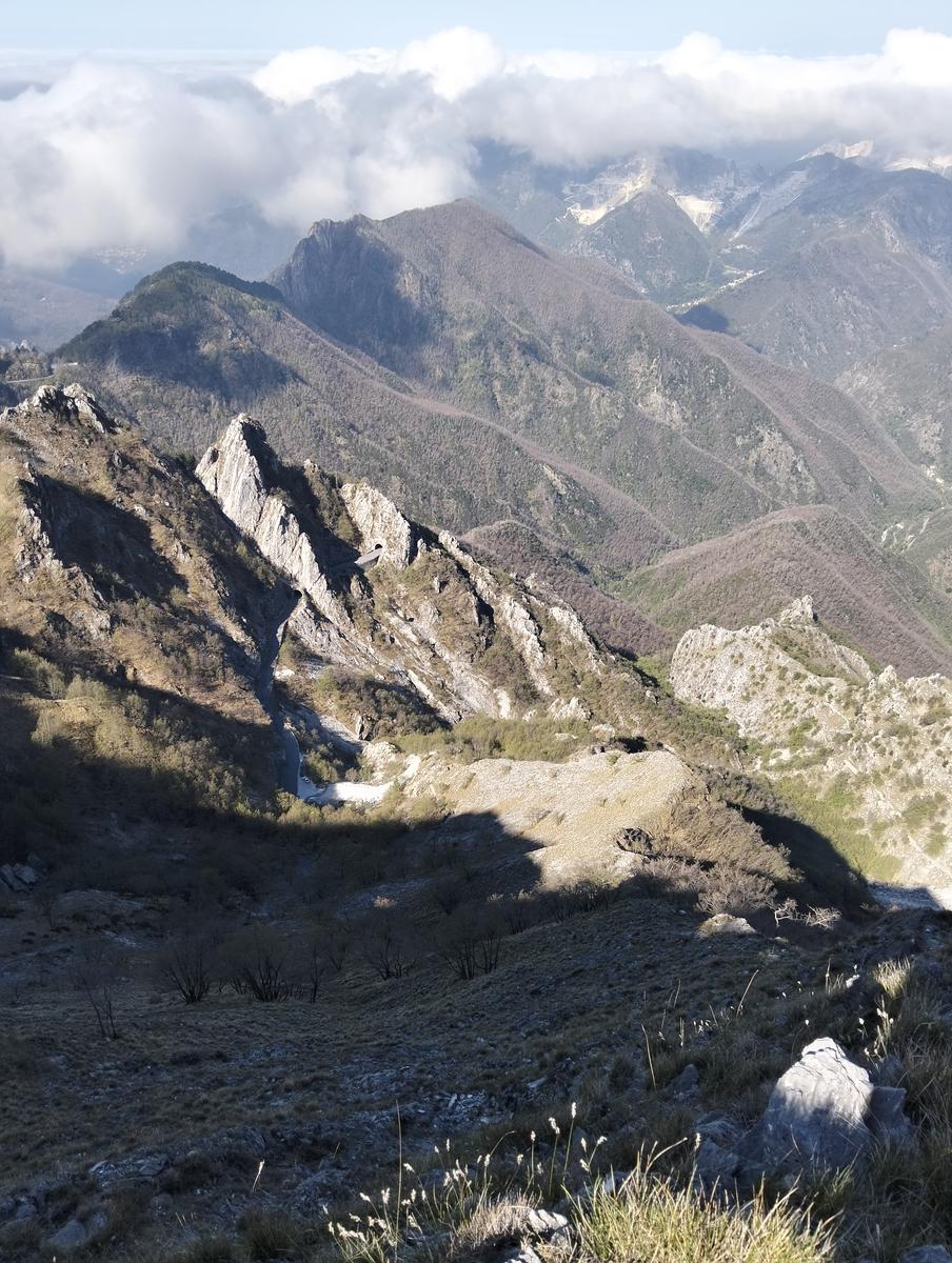 Cresta Valsora, Mote pelato, Foce del Frate, Passo degli Uncini e Monte Altissimo da Gronda - foto 8