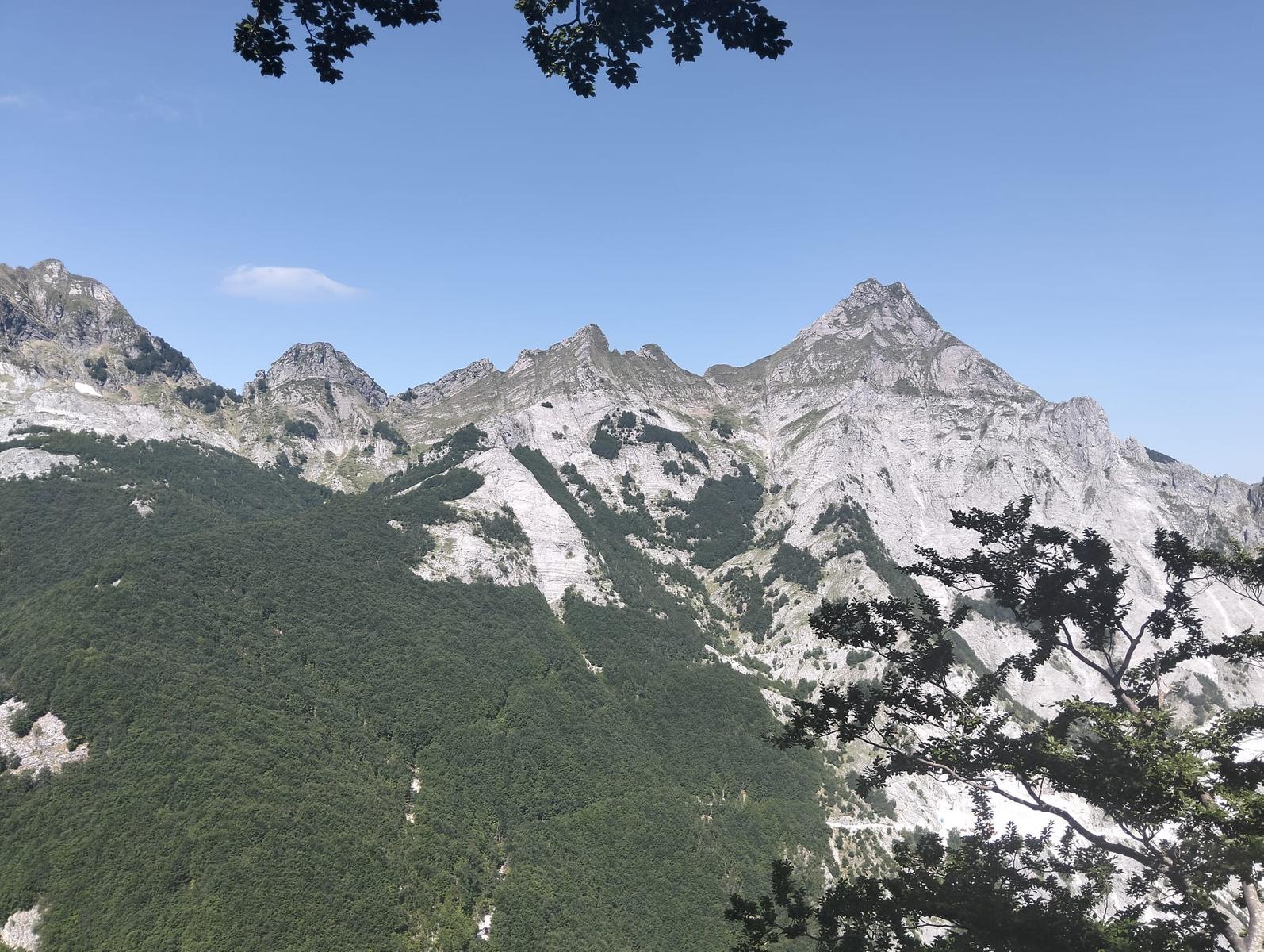 Monte Tambura: Escursione da Vagli Sopra (Anello Apuane)