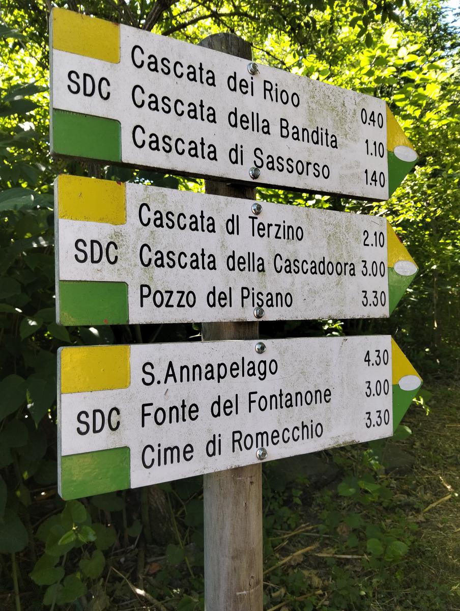 Cascate di Sant'Anna Pelago: escursione con Cime di Romec...