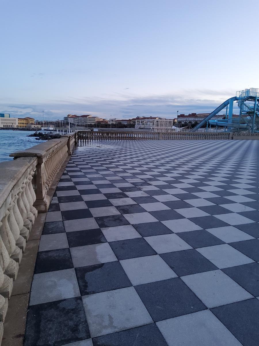 Trekking cittadino - Livorno - Mare - foto 3