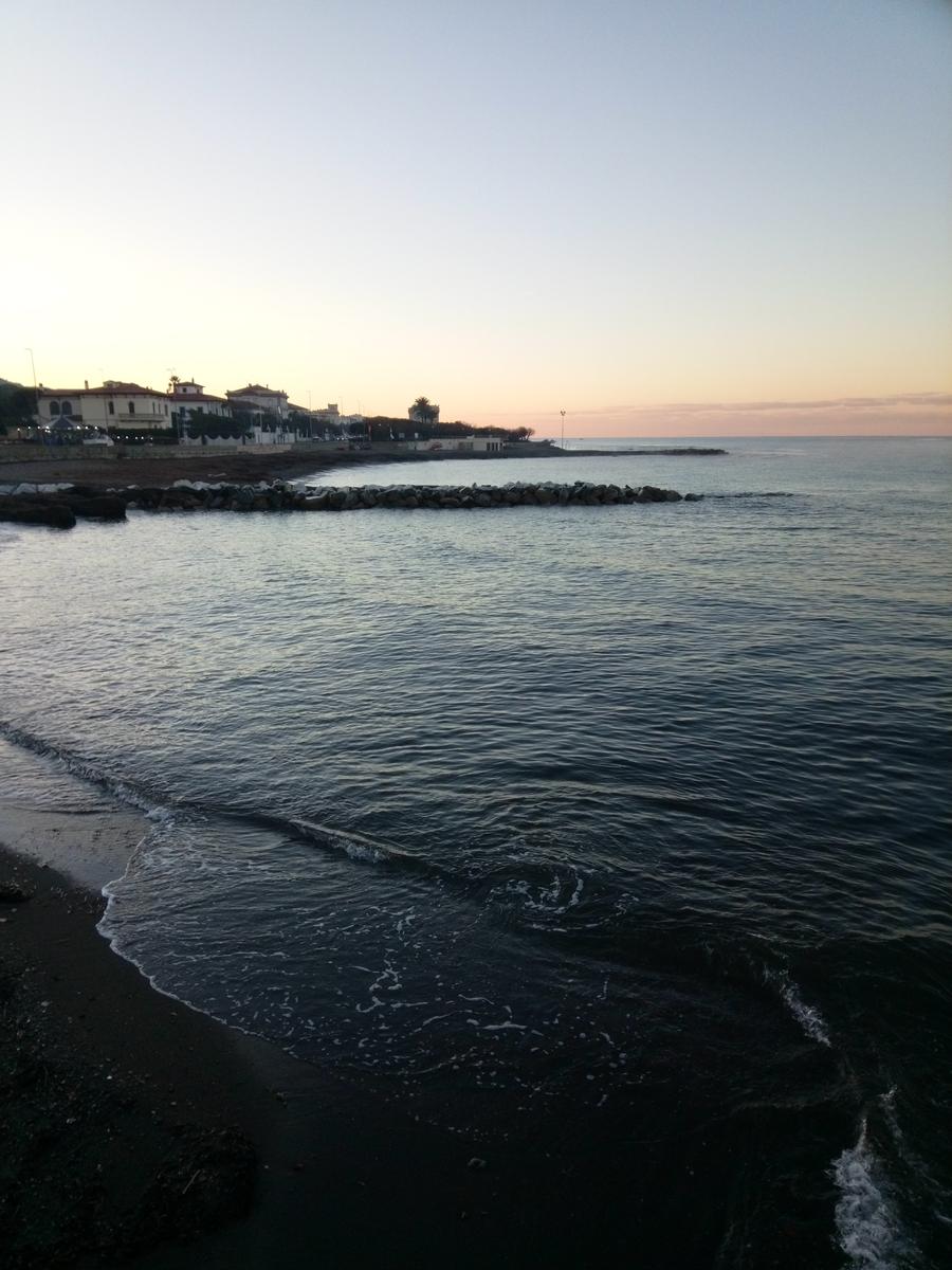 Passeggiata sul lungomare - Ardenza - Livorno - foto 16